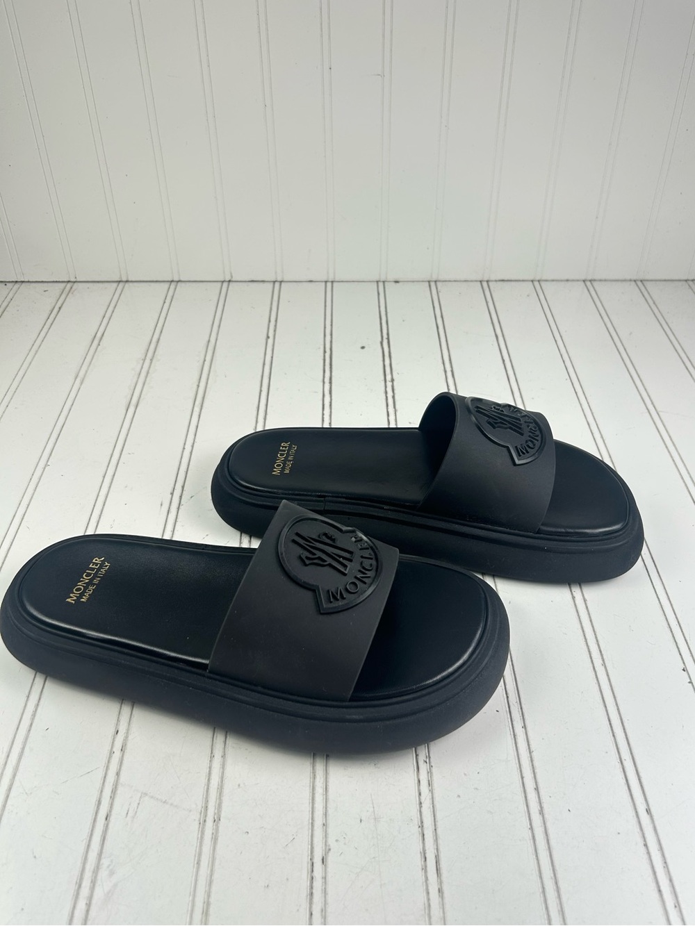 Moncler Black Logo-Embossed Rubber Slip-On Slides Women’s Size 38 US 8 - Picture 2 of 11